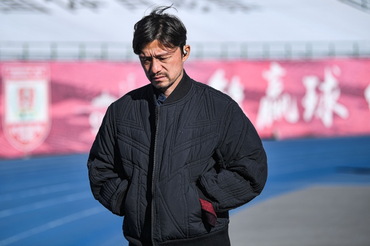 足球报：谢晖请辞只是说法 苏亚雷斯到来前亚泰启用本土团队救火