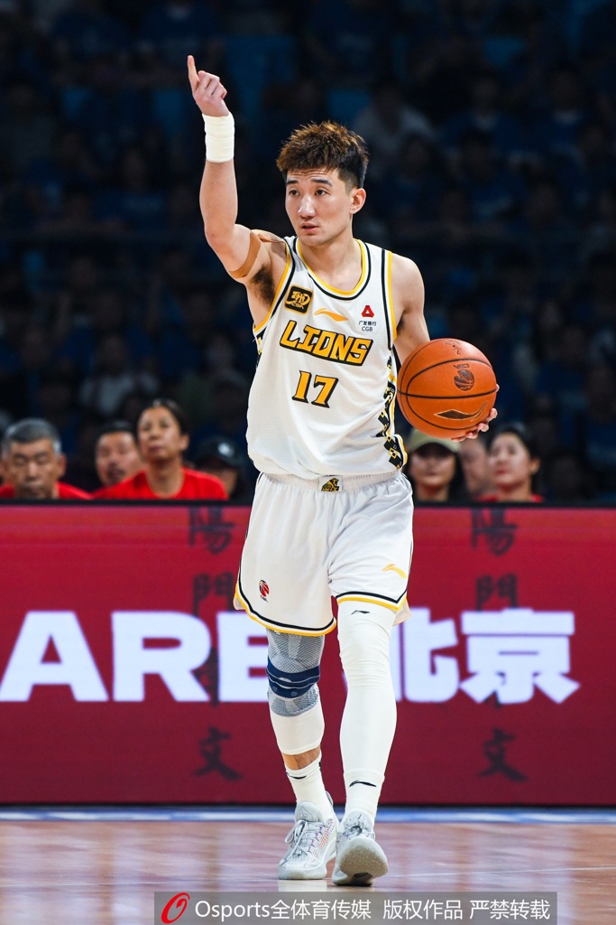直播吧专访孙铭徽：季后赛打封闭出战 G5最后两罚不中是心态问题